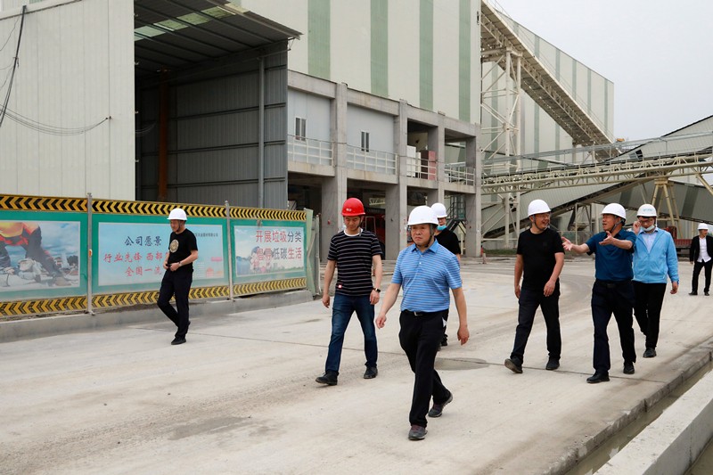 熊良虎在重庆市中科大业集团考察时强调：坚持生态优先战略，，，念好生态经、走好扶贫路