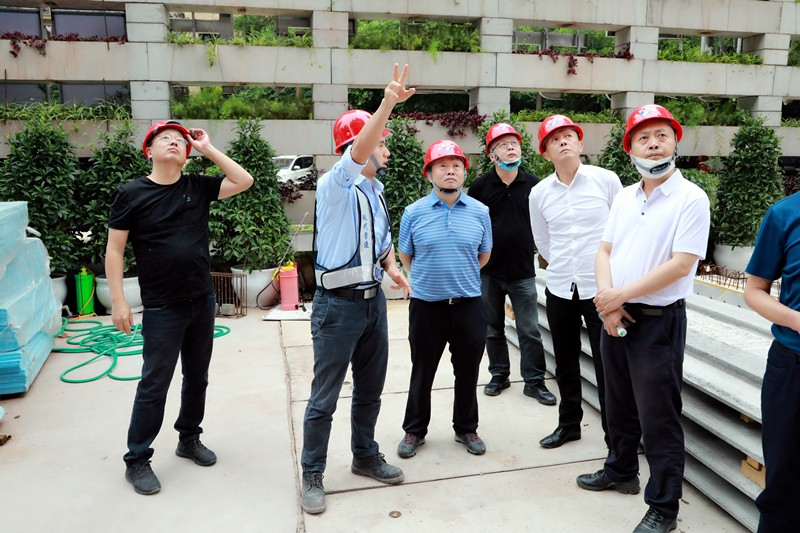 熊良虎在重庆市中科大业集团考察时强调：坚持生态优先战略，，，念好生态经、走好扶贫路