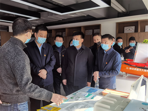 省国资委党委委员、驻委纪检监察组组长贺向东到秦创原pp电子集团立异中心调研