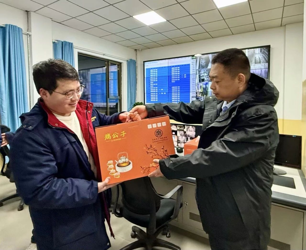 眷注一线，，，情暖严冬｜水情形公司工会开展2024年“冬送温暖”慰问运动